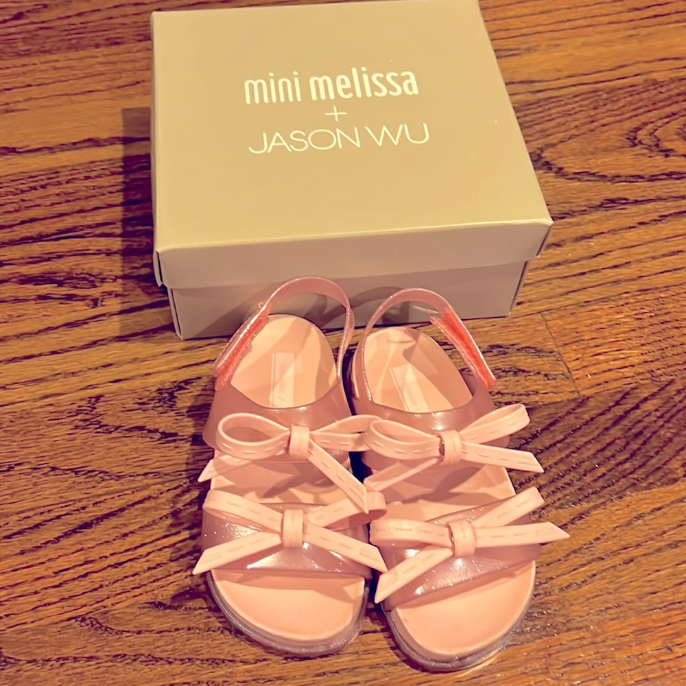 Mini Melissa like new pink bow sandals size 10 toddler